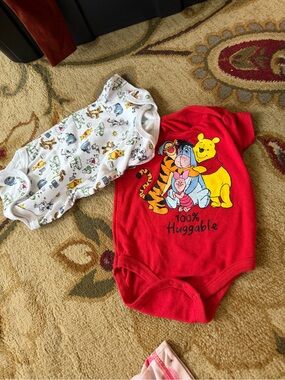 Disney Red & White Winnie the Pooh 100% Huggable Baby One-Piece Bodysuits